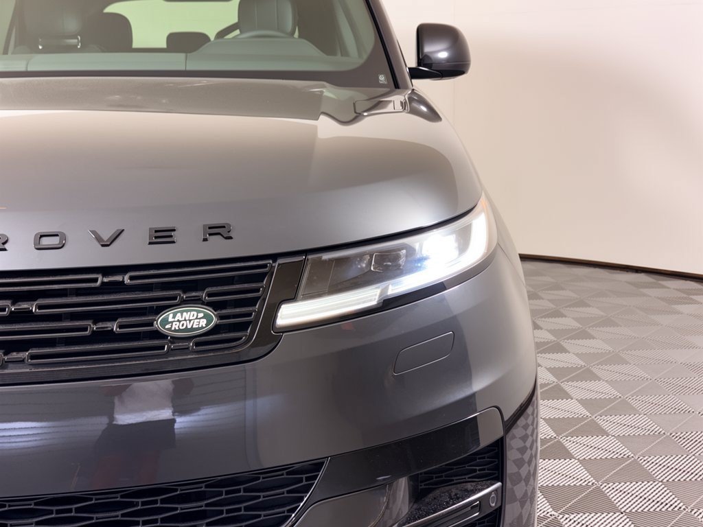 New 2027 Land Rover Range Rover Sport SE AWD/4WD image 12