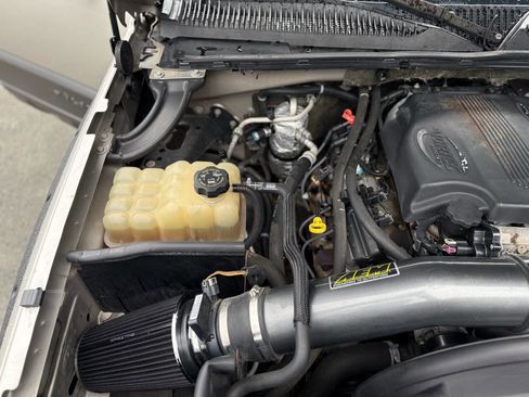 Used 2005 Chevrolet Avalanche 2500 w/ Preferred Equipment Group image 41