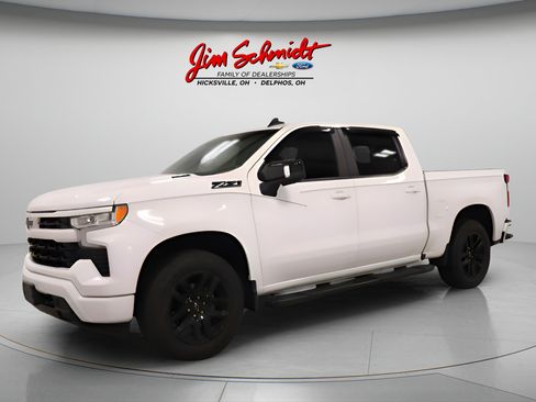 Used 2025 Chevrolet Silverado 1500 RST AWD/4WD image 2