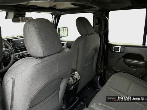 Used 2024 Jeep Wrangler Unlimited w/ LED Headlamp & Fog Lamp Group image 19