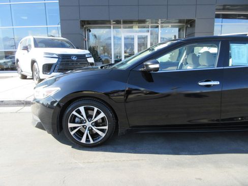 Used 2016 Nissan Maxima Platinum image 2