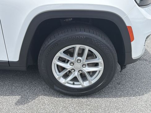 Used 2022 Jeep Grand Cherokee L Laredo w/ Luxury Tech Group I AWD/4WD image 22
