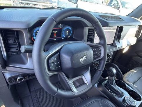 New 2025 Ford Bronco Badlands image 31