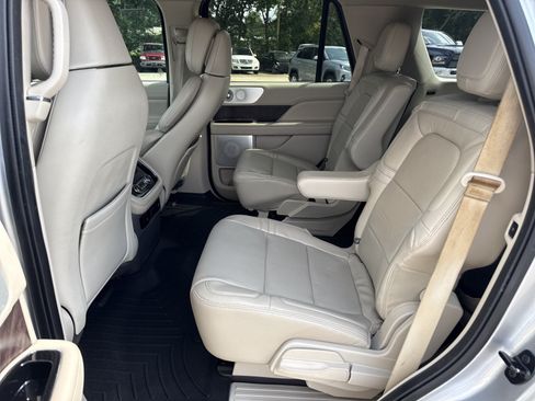 Used 2021 Lincoln Navigator Reserve w/ Luxury Package AWD/4WD image 14