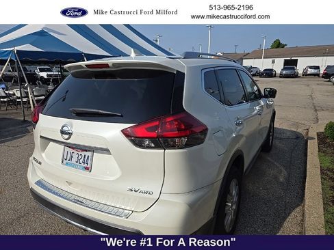 Used 2017 Nissan Rogue SV w/ SV Premium Package AWD/4WD image 4