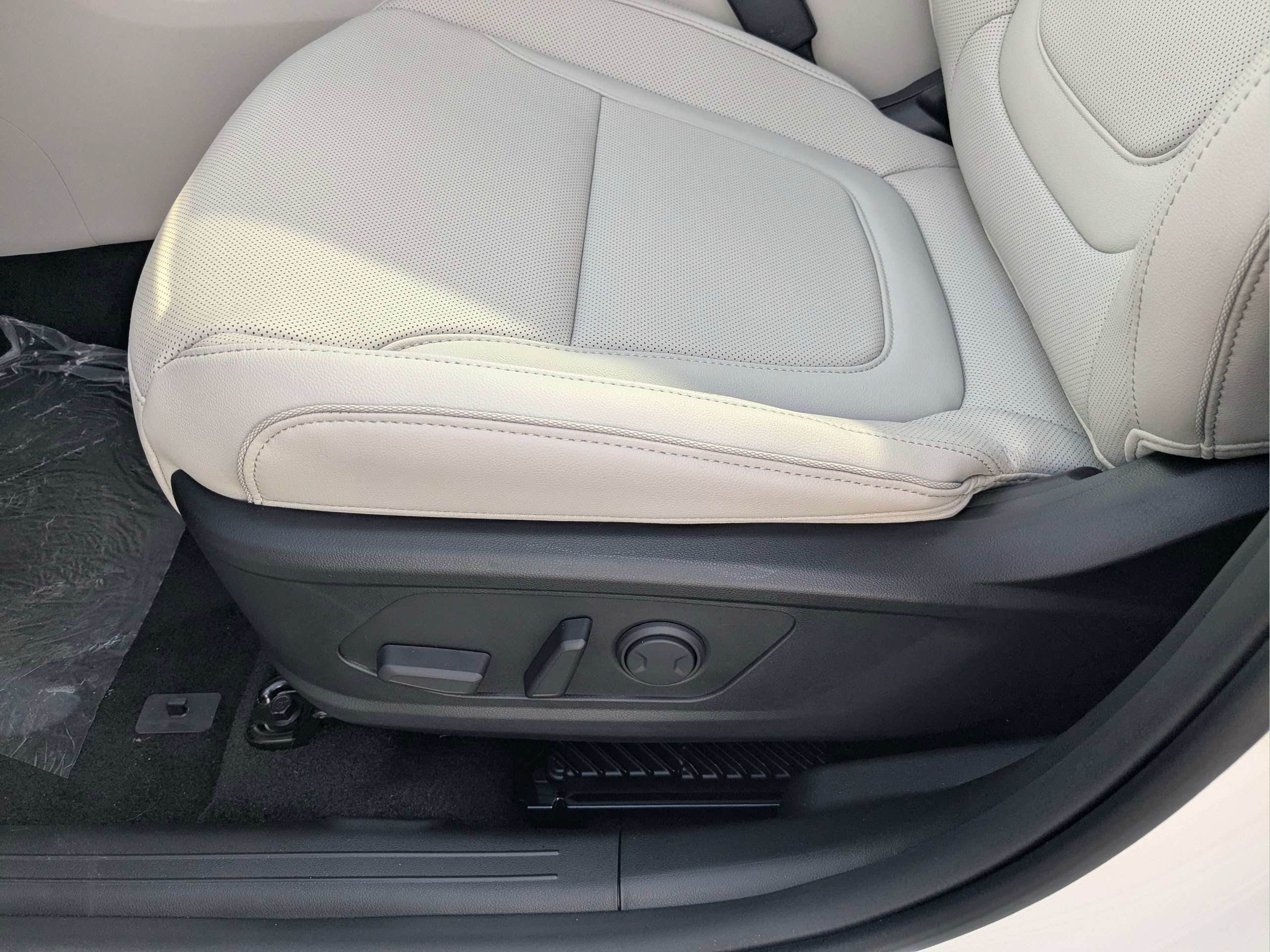 New 2026 Hyundai Tucson Limited FWD image 19