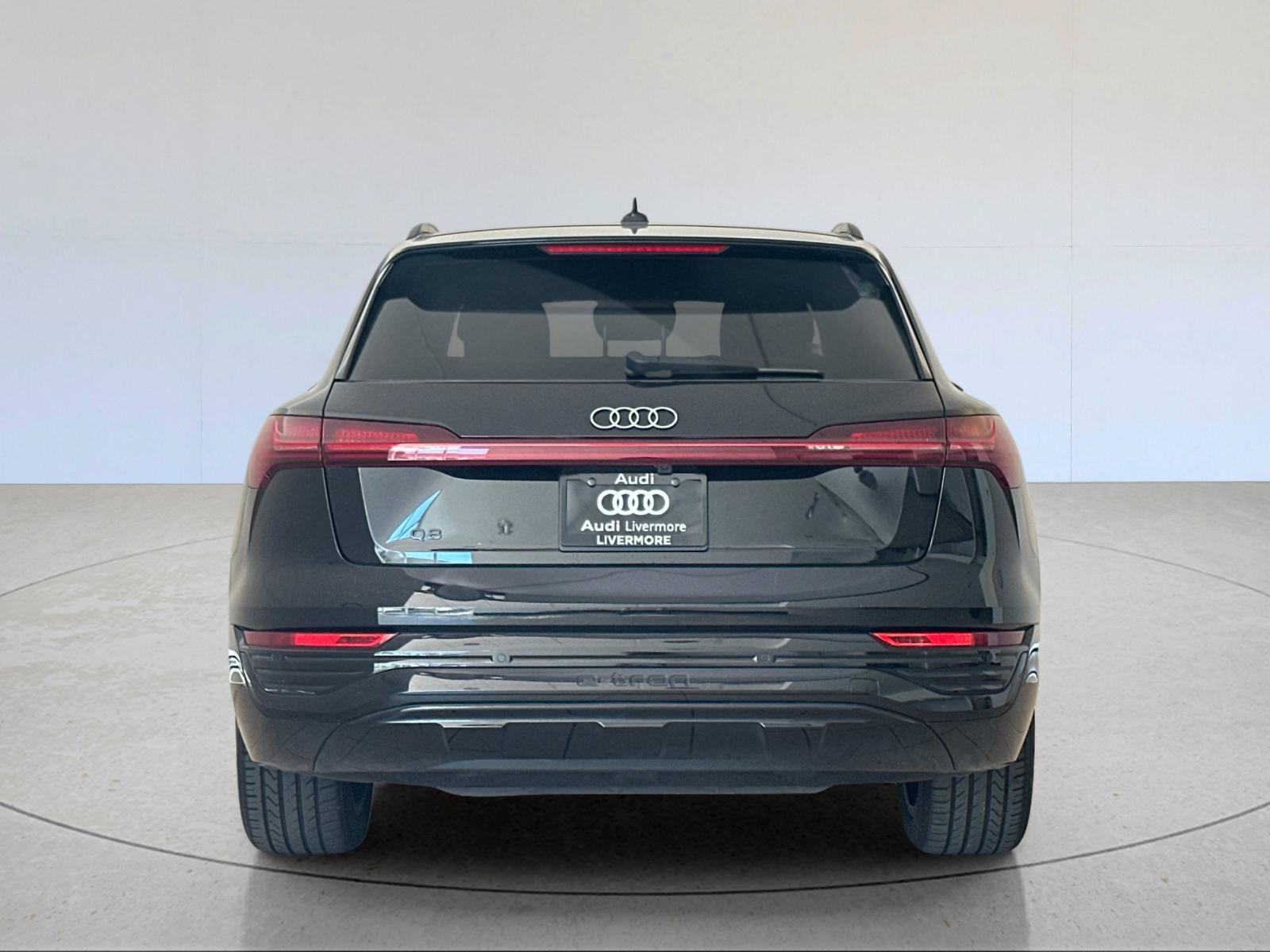Used 2024 Audi Q8 e-tron Premium Plus AWD/4WD image 5