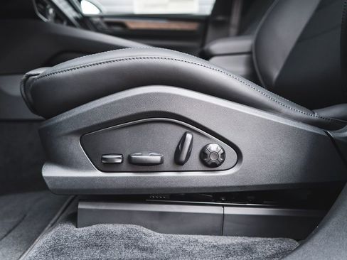 New 2025 Porsche Macan Turbo Electric image 31