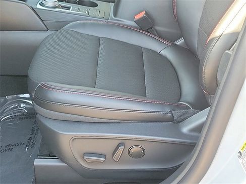 Used 2025 Ford Escape ST-Line w/ Equipment Group 301A image 13