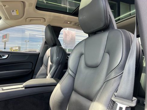 Used 2022 Volvo XC60 T8 Inscription w/ Advanced Package image 33