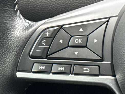Used 2020 Nissan Rogue SV w/ Sun & Sound Touring Package AWD/4WD image 19