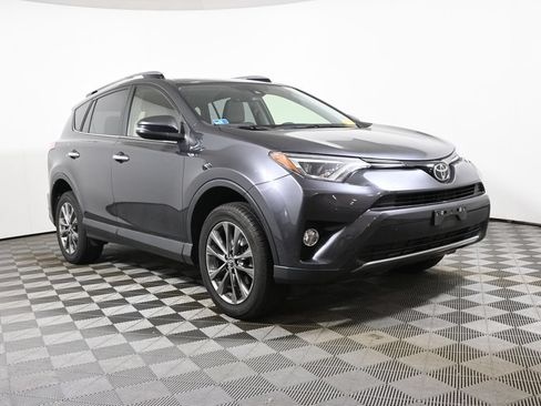 Used 2018 Toyota RAV4 Limited AWD/4WD image 9