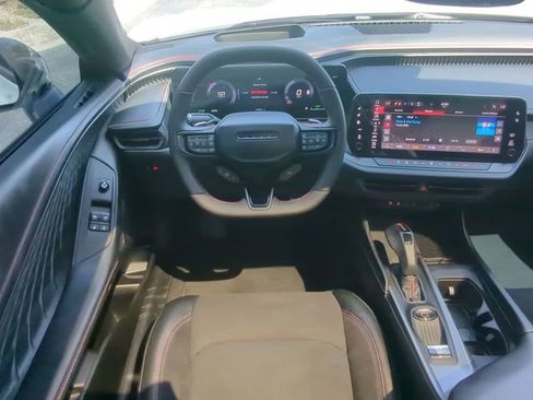 Used 2024 Dodge Charger Daytona Scat Pack w/ Plus Group AWD/4WD image 17