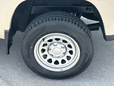 Used 2023 Chevrolet Colorado W/T RWD image 17