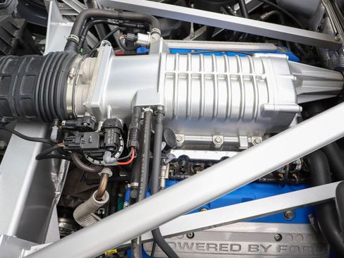 Used 2006 Ford GT RWD image 78