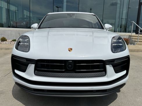 New 2025 Porsche Macan image 10