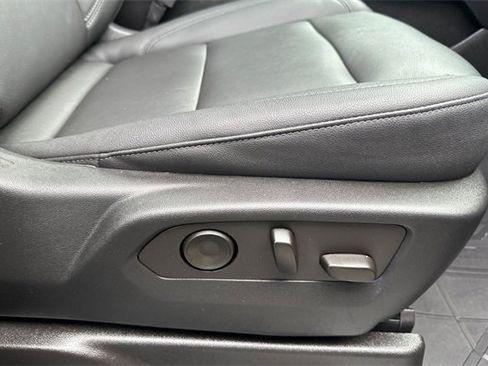 Used 2022 Chevrolet Tahoe Z71 w/ Z71 Off-Road Package image 24