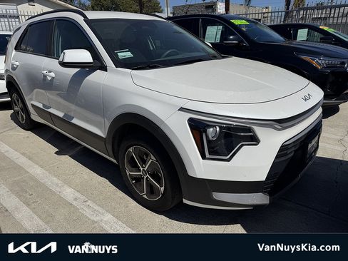 Used 2025 Kia Niro EX FWD image 1