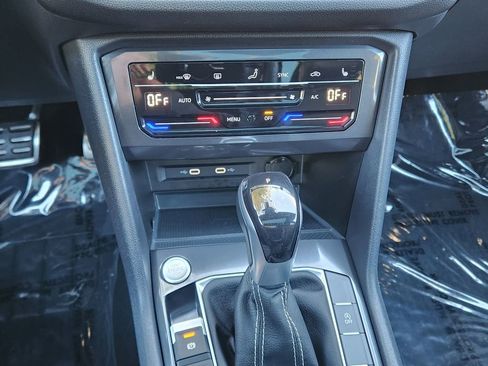 Certified 2024 Volkswagen Tiguan SE R-Line image 24