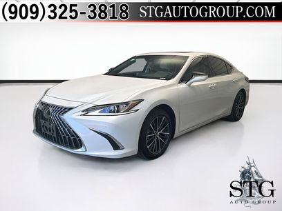 Used 2025 Lexus ES 300h w/ Premium Package