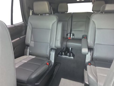 Used 2024 Chevrolet Tahoe Z71 w/ Luxury Package AWD/4WD image 15