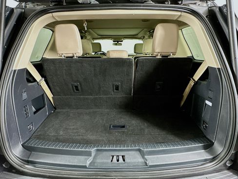 Used 2024 Ford Expedition Limited image 31