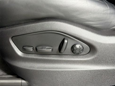 Certified 2023 Porsche Cayenne Platinum Edition AWD/4WD image 32