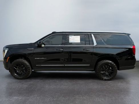 Used 2025 GMC Yukon XL Denali Ultimate AWD/4WD image 6