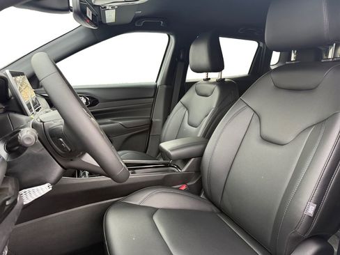 New 2026 Jeep Compass Limited image 9