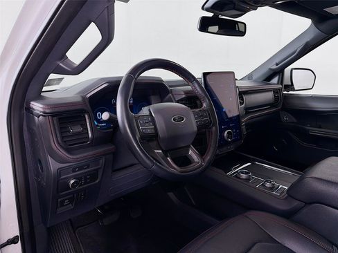 Used 2022 Ford Expedition Limited image 9