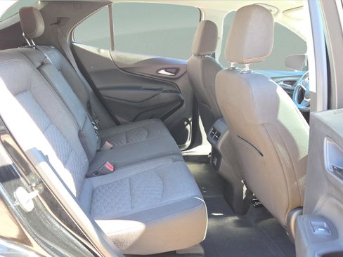 Used 2020 Chevrolet Equinox LT image 18