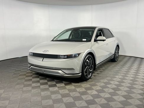 Used 2023 Hyundai Ioniq 5 Limited image 3