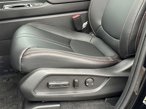 New 2025 Honda Pilot TrailSport image 17