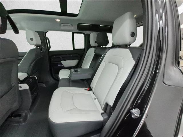 Certified 2026 Land Rover Defender 110 X-Dynamic SE AWD/4WD image 22