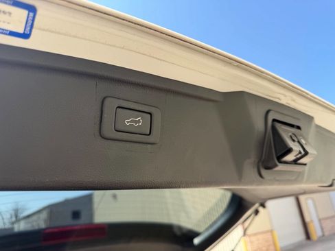 Used 2017 Subaru Outback 3.6R Touring w/ Popular Package #5A image 22