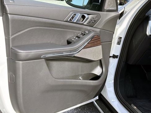 New 2026 BMW X5 sDrive40i w/ Climate Comfort Package RWD image 18