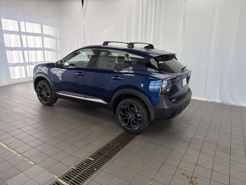 New 2026 Nissan Kicks SR w/ Illumination Package FWD image 7