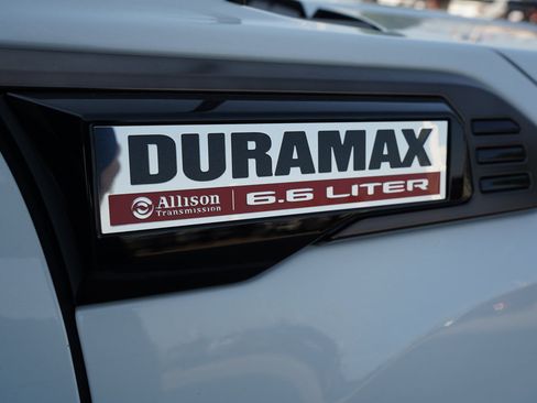 Used 2024 GMC Sierra 2500 AT4X AWD/4WD image 9