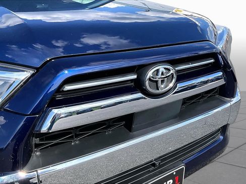 Used 2023 Toyota 4Runner Limited AWD/4WD image 30