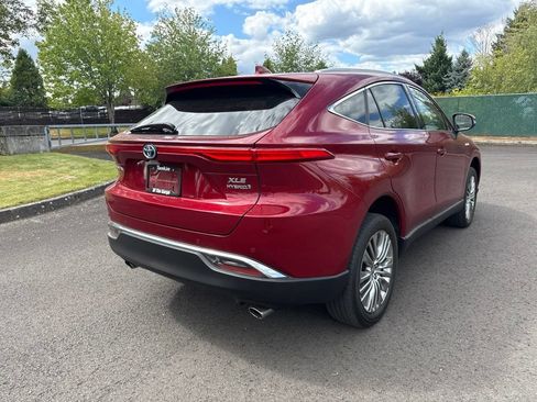 Used 2021 Toyota Venza XLE w/ Softex Package AWD/4WD image 7