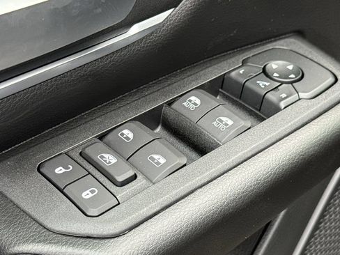 New 2026 RAM 1500 4x4 Crew Cab image 21
