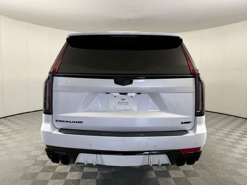 Used 2023 Cadillac Escalade V AWD/4WD image 8