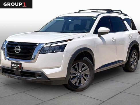 Used 2024 Nissan Pathfinder SV w/ Cargo Package AWD/4WD image 1