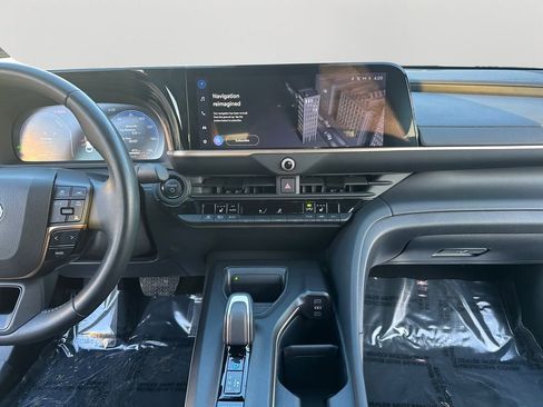 Used 2023 Toyota Crown XLE image 14