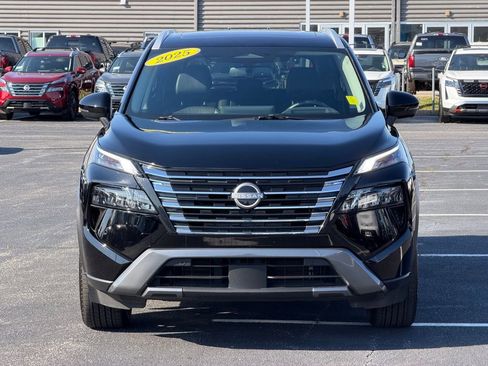 Used 2025 Nissan Rogue SL w/ Tech Package FWD image 11