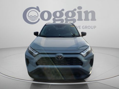 Used 2022 Toyota RAV4 XLE w/ Convenience Package FWD image 7