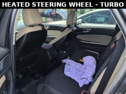 Used 2020 Ford Edge SEL w/ Convenience Package FWD image 8