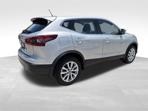 Used 2022 Nissan Rogue Sport S FWD image 7