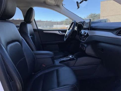 Used 2022 Ford Escape SEL image 17