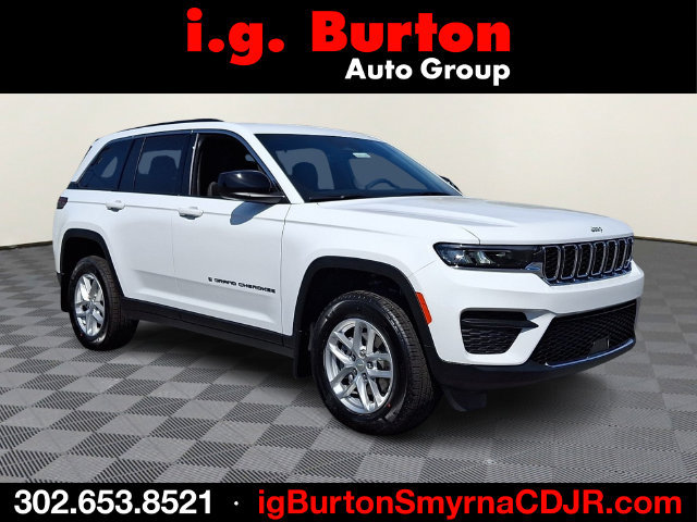 New 2026 Jeep Grand Cherokee Laredo w/ MOPAR Finishing Package AWD/4WD image 1